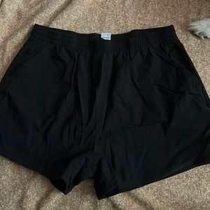 Senita size Large trek shorts